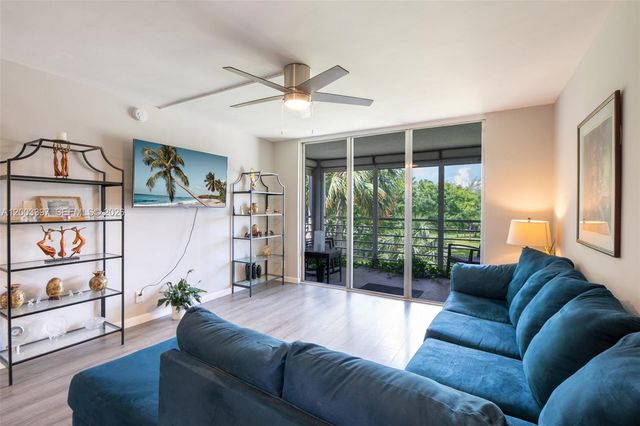 2999 NW 48th Ave 448, Lauderdale Lakes, FL 33313