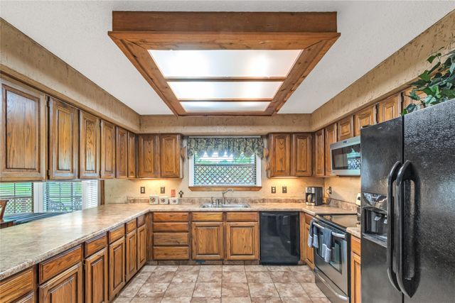151 Autumn Wood Trail, Gun Barrel City, TX 75156