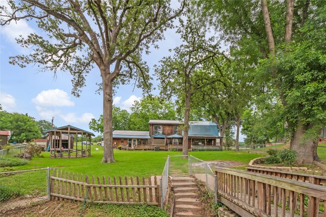 151 Autumn Wood Trail, Gun Barrel City, TX 75156