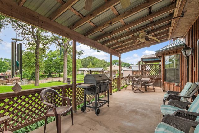 151 Autumn Wood Trail, Gun Barrel City, TX 75156