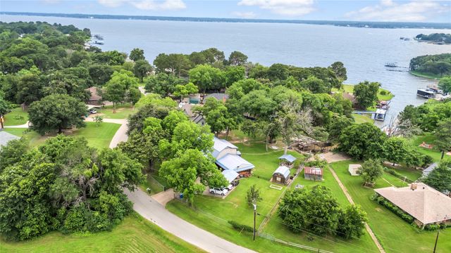 151 Autumn Wood Trail, Gun Barrel City, TX 75156