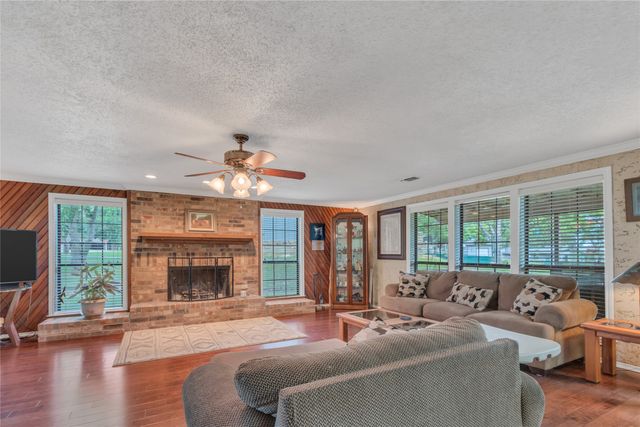 151 Autumn Wood Trail, Gun Barrel City, TX 75156