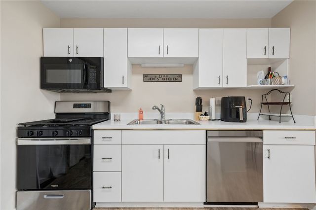 275 Huntingdon Ave, North Huntingdon, PA 15642