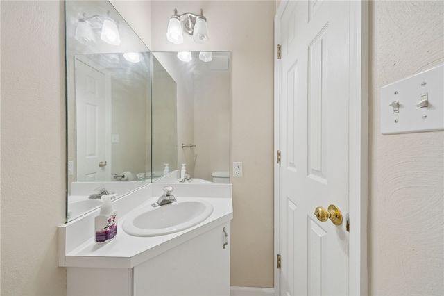 275 Huntingdon Ave, North Huntingdon, PA 15642
