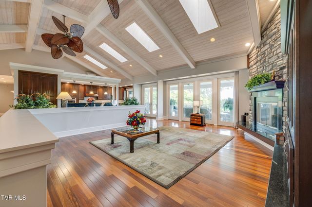 5855 Chestnut Ridge Road, Kingsport, TN 37664