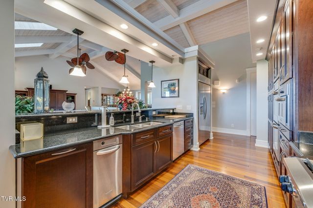 5855 Chestnut Ridge Road, Kingsport, TN 37664