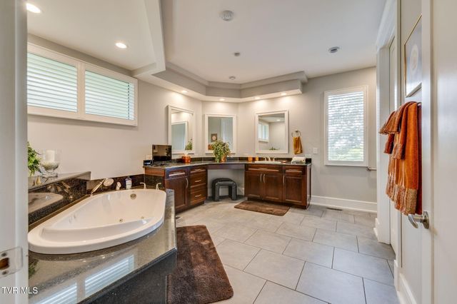 5855 Chestnut Ridge Road, Kingsport, TN 37664