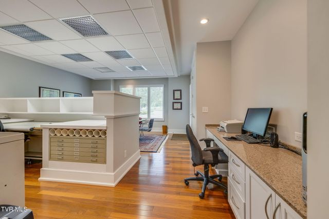 5855 Chestnut Ridge Road, Kingsport, TN 37664