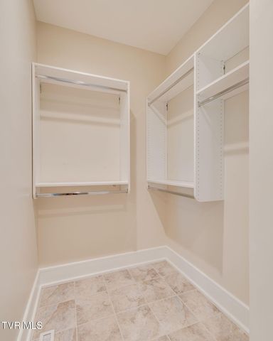 5855 Chestnut Ridge Road, Kingsport, TN 37664