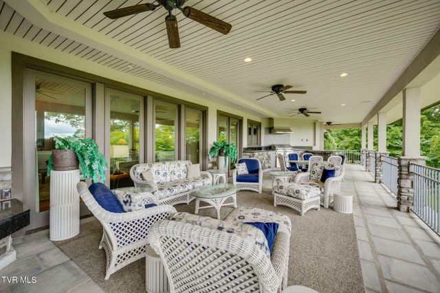 5855 Chestnut Ridge Road, Kingsport, TN 37664