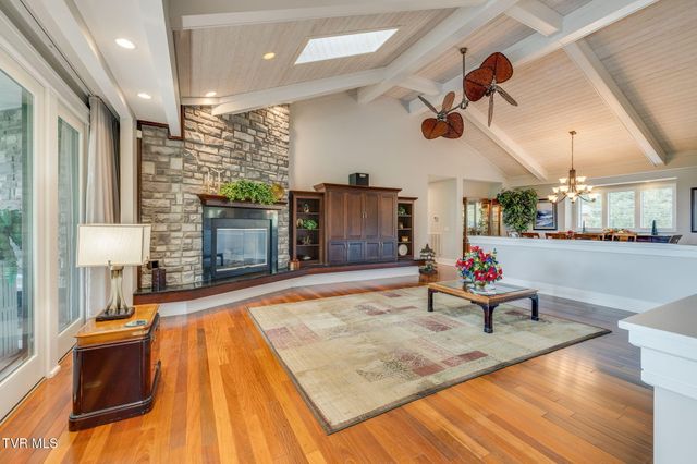 5855 Chestnut Ridge Road, Kingsport, TN 37664