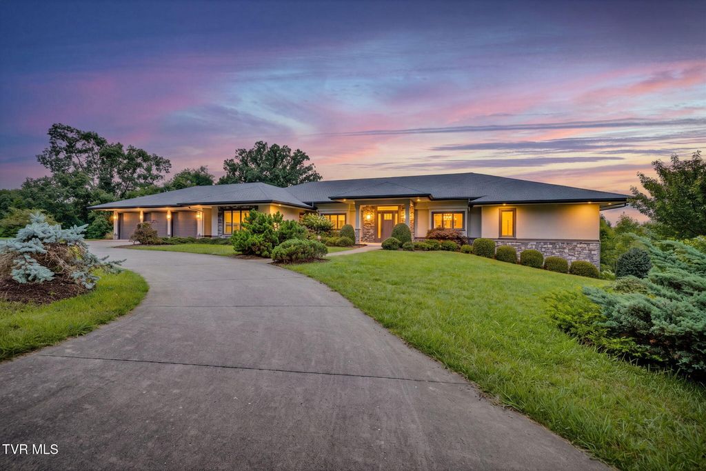 5855 Chestnut Ridge Road, Kingsport, TN 37664