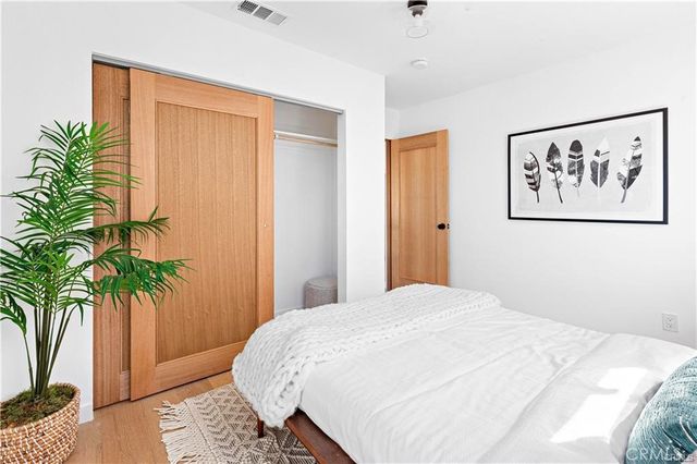 1630 S Ridgeley, Los Angeles, CA 90019