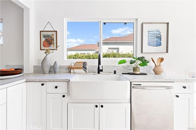 1630 S Ridgeley, Los Angeles, CA 90019