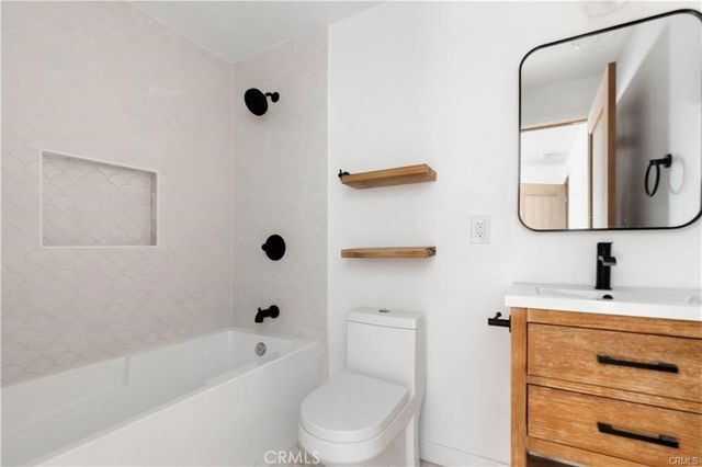 1630 S Ridgeley, Los Angeles, CA 90019