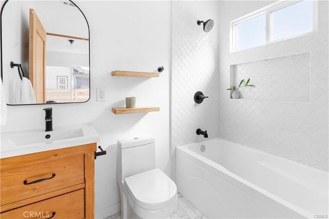 1630 S Ridgeley, Los Angeles, CA 90019