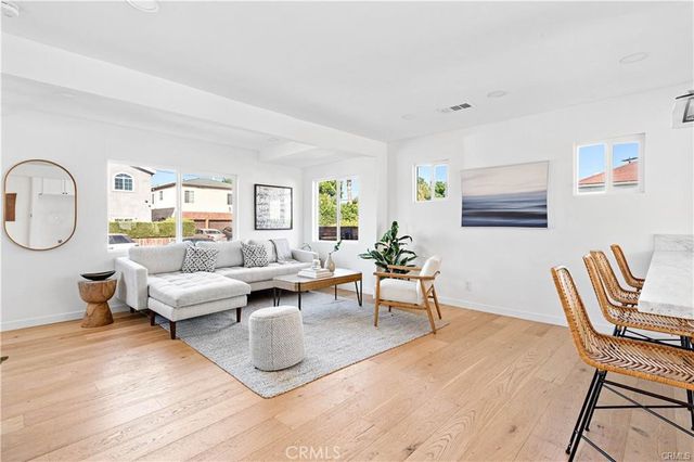 1630 S Ridgeley, Los Angeles, CA 90019