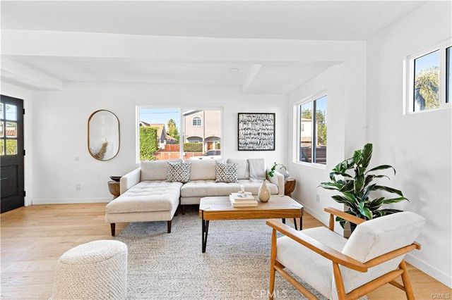 1630 S Ridgeley, Los Angeles, CA 90019