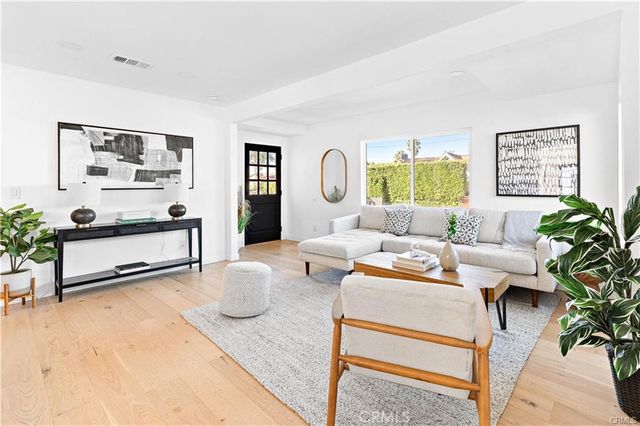 1630 S Ridgeley, Los Angeles, CA 90019