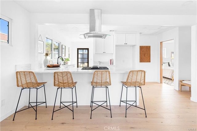 1630 S Ridgeley, Los Angeles, CA 90019