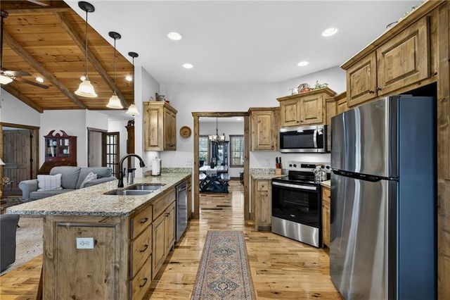 440 Appaloosa Drive, Ellijay, GA 30536