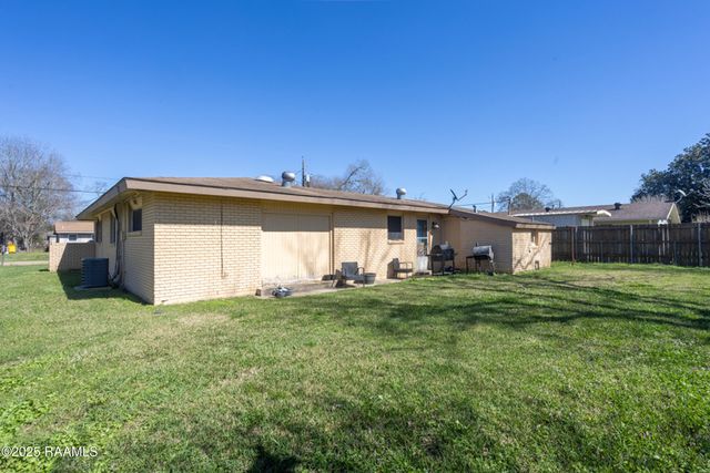 121 Bradford Drive, Carencro, LA 70520