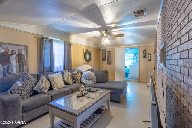 121 Bradford Drive, Carencro, LA 70520