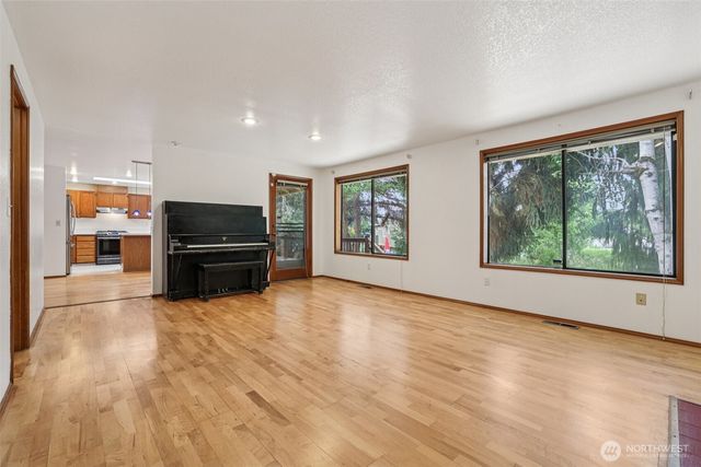 4632 SW 74th St, Mukilteo, WA 98275