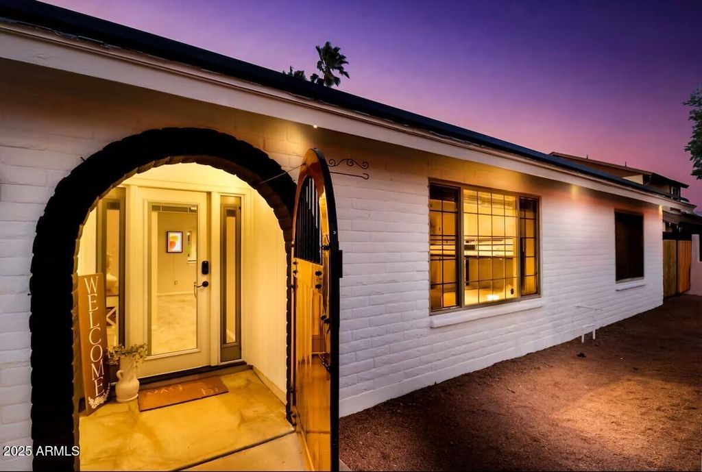 922 W Monte Avenue, Mesa, AZ 85210