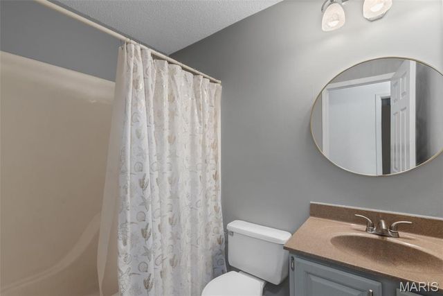 922 Ampere Place, Lake St Louis, MO 63367