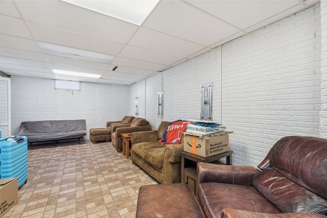 2475 26th Avenue, Marion, IA 52302