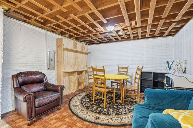 2475 26th Avenue, Marion, IA 52302