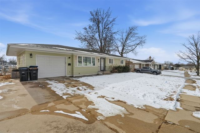 2475 26th Avenue, Marion, IA 52302