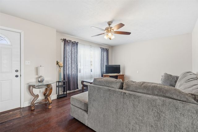 2475 26th Avenue, Marion, IA 52302