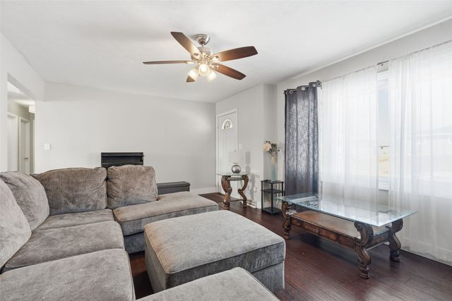 2475 26th Avenue, Marion, IA 52302