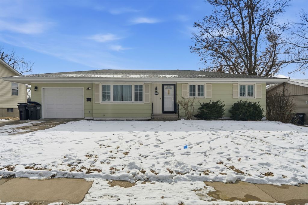 2475 26th Avenue, Marion, IA 52302