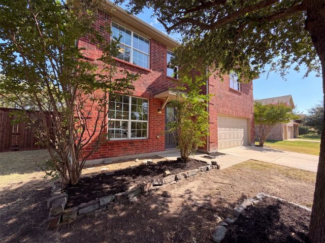 3933 Grizzly Hills Circle, Fort Worth, TX 76244