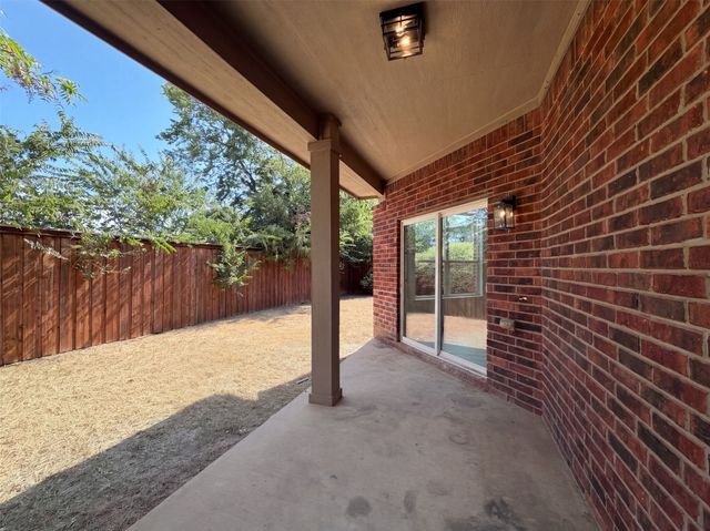 3933 Grizzly Hills Circle, Fort Worth, TX 76244