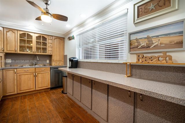 7100 Nova Dr 203A, Davie, FL 33317