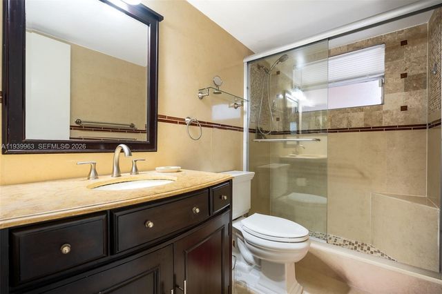 7100 Nova Dr 203A, Davie, FL 33317