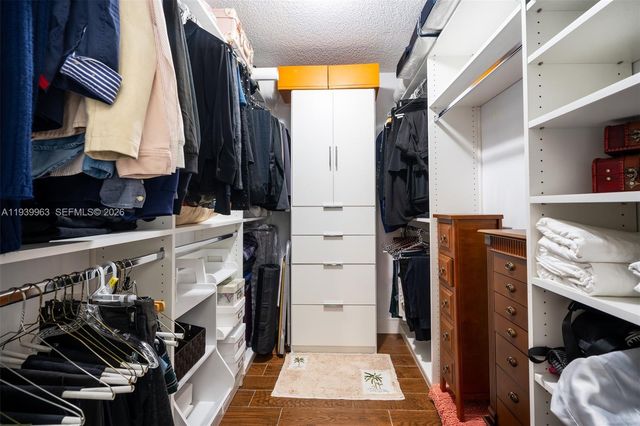 7100 Nova Dr 203A, Davie, FL 33317