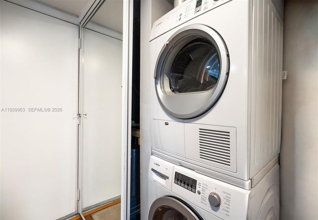 7100 Nova Dr 203A, Davie, FL 33317