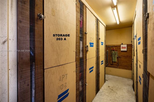 7100 Nova Dr 203A, Davie, FL 33317