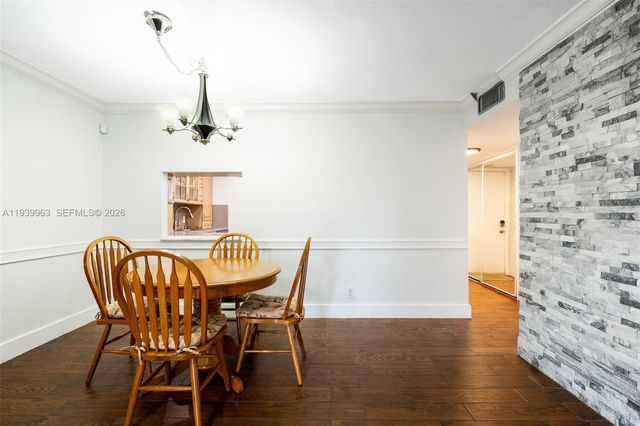 7100 Nova Dr 203A, Davie, FL 33317