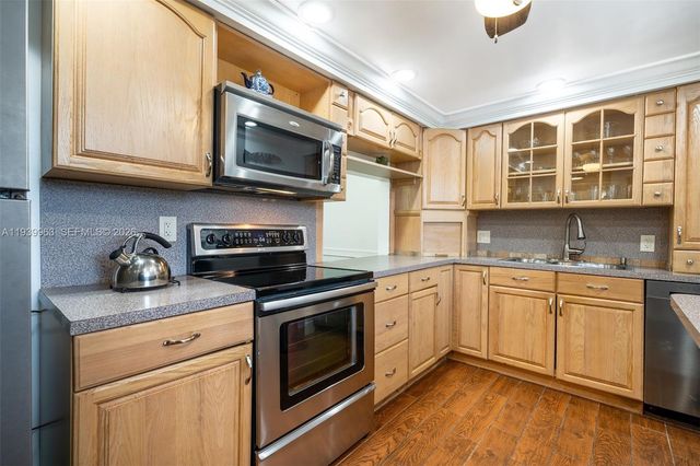 7100 Nova Dr 203A, Davie, FL 33317