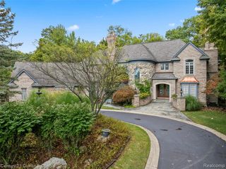 34062 Lyncroft Street, Farmington Hills, MI 48331