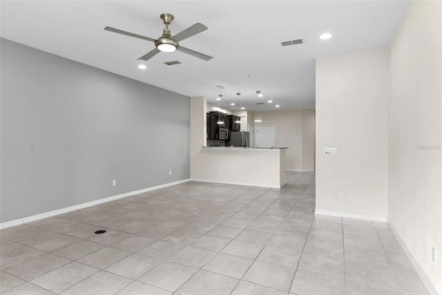 1121 PAVIA DRIVE, Apopka, FL 32703