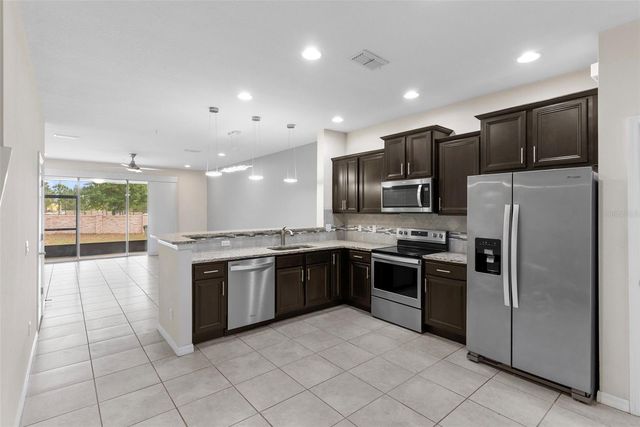 1121 PAVIA DRIVE, Apopka, FL 32703