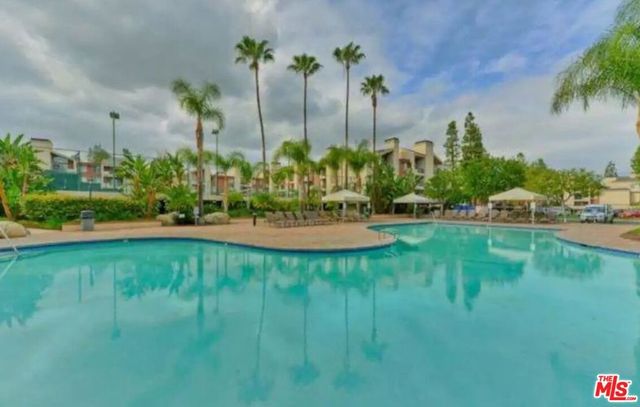 21520 Burbank Boulevard 112, Woodland Hills, CA 91367