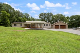 3044 Henderson Rd, Springfield, TN 37172